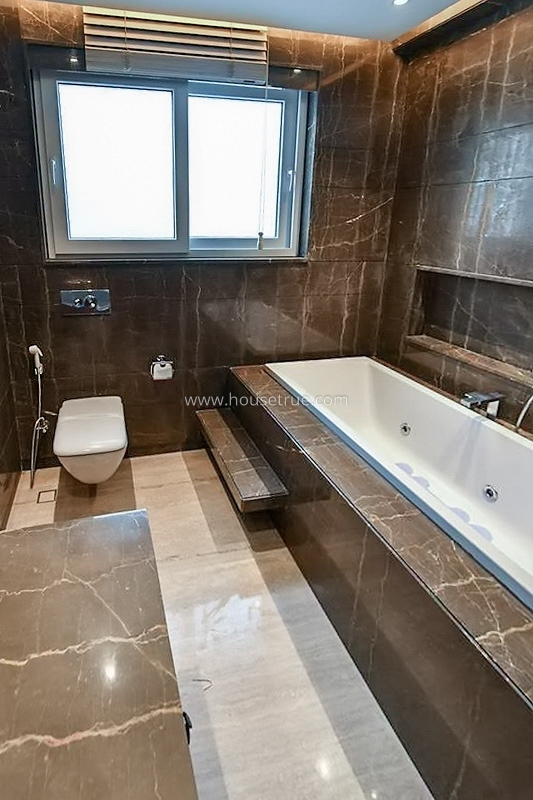 4 BHK Flat For Rent in Defence Colony