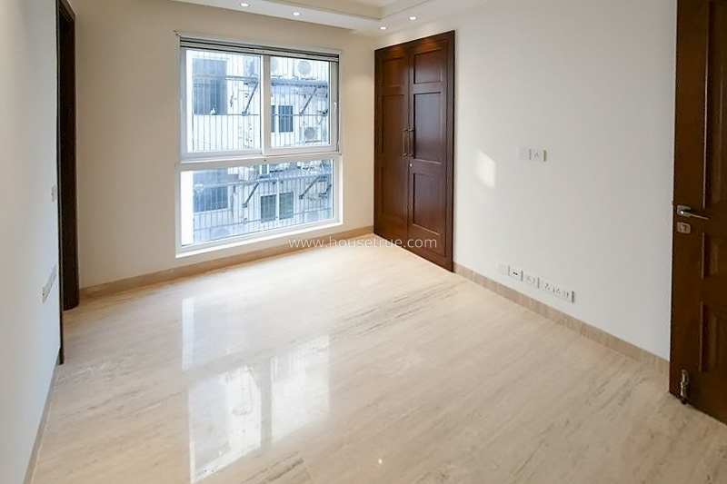 4 BHK Flat For Rent in Defence Colony