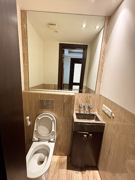 4 BHK Flat For Rent in Defence Colony