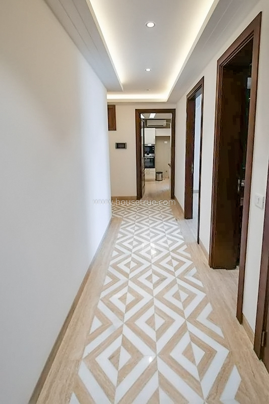 4 BHK Flat For Rent in Defence Colony