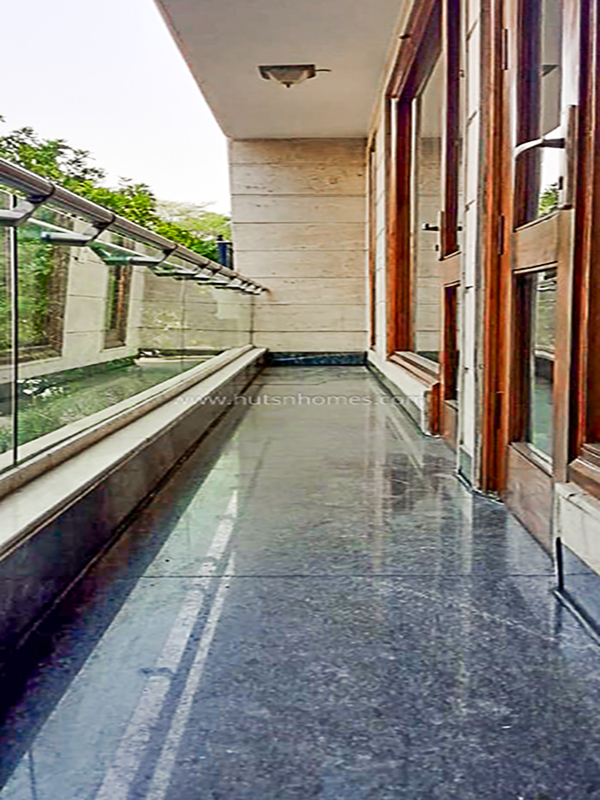 3 BHK Flat For Rent in Defence Colony