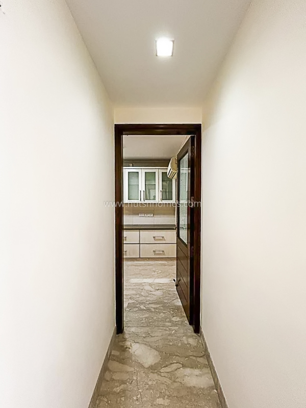 3 BHK Flat For Rent in Defence Colony