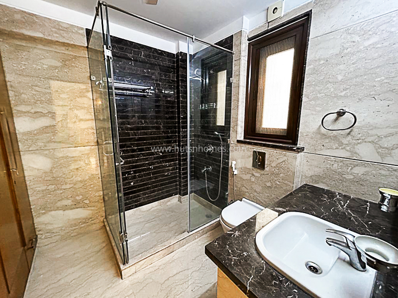 3 BHK Flat For Rent in Defence Colony
