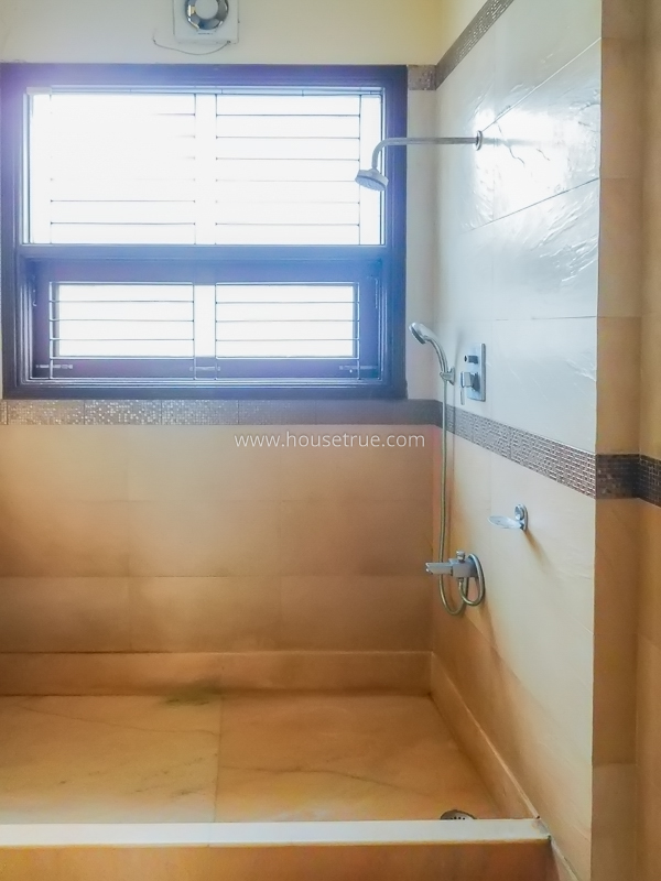 3 BHK Flat For Rent in Jangpura