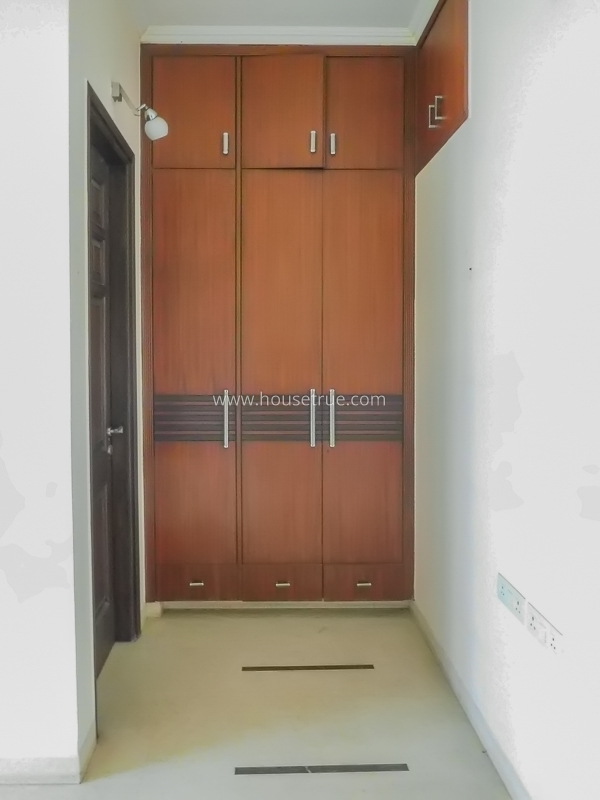 3 BHK Flat For Rent in Jangpura