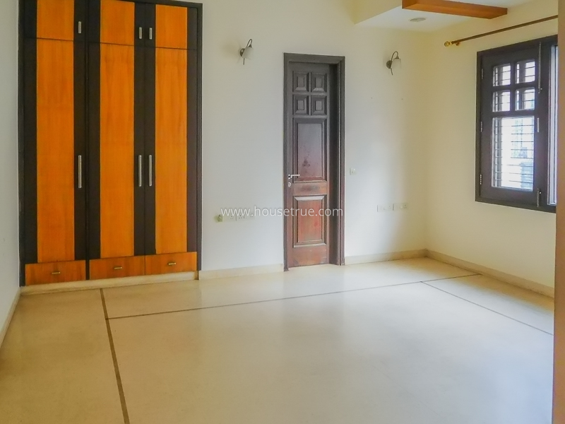 3 BHK Flat For Rent in Jangpura