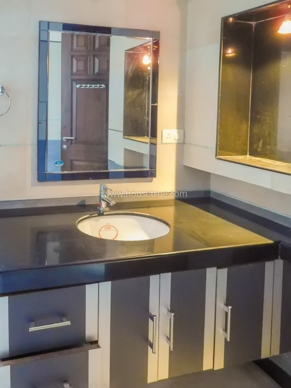 3 BHK Flat For Rent in Jangpura