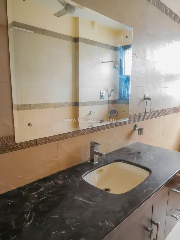 3 BHK Flat For Rent in Jangpura