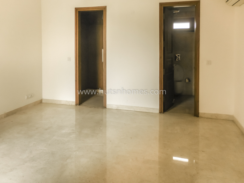 3 BHK Flat For Rent in Defence Colony