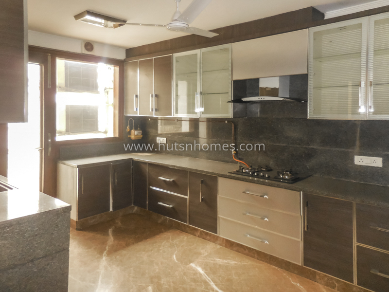 3 BHK Flat For Rent in Defence Colony