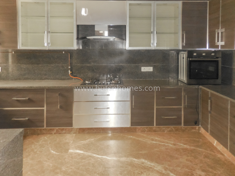 3 BHK Flat For Rent in Defence Colony