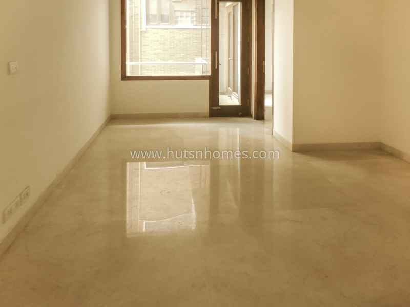 3 BHK Flat For Rent in Defence Colony