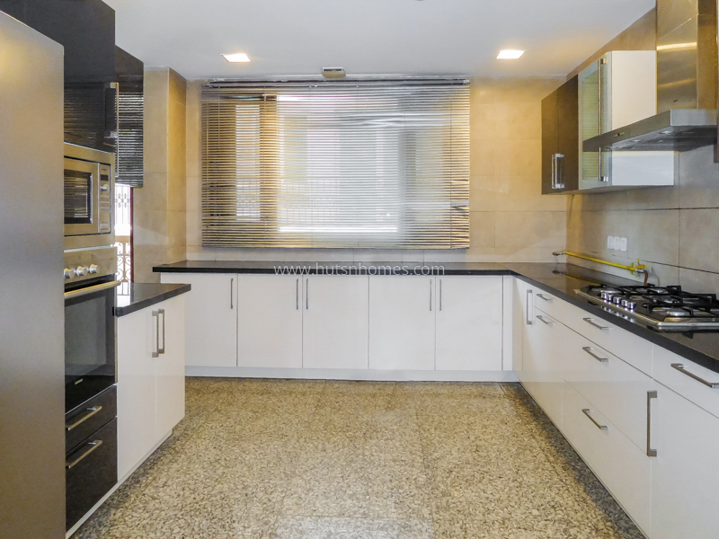 4 BHK Flat For Rent in Vasant Vihar