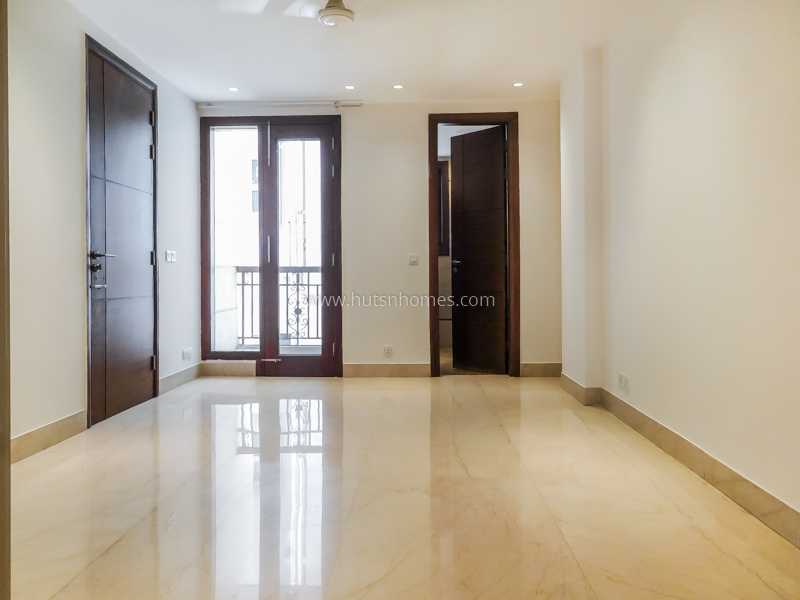 4 BHK Flat For Rent in Vasant Vihar