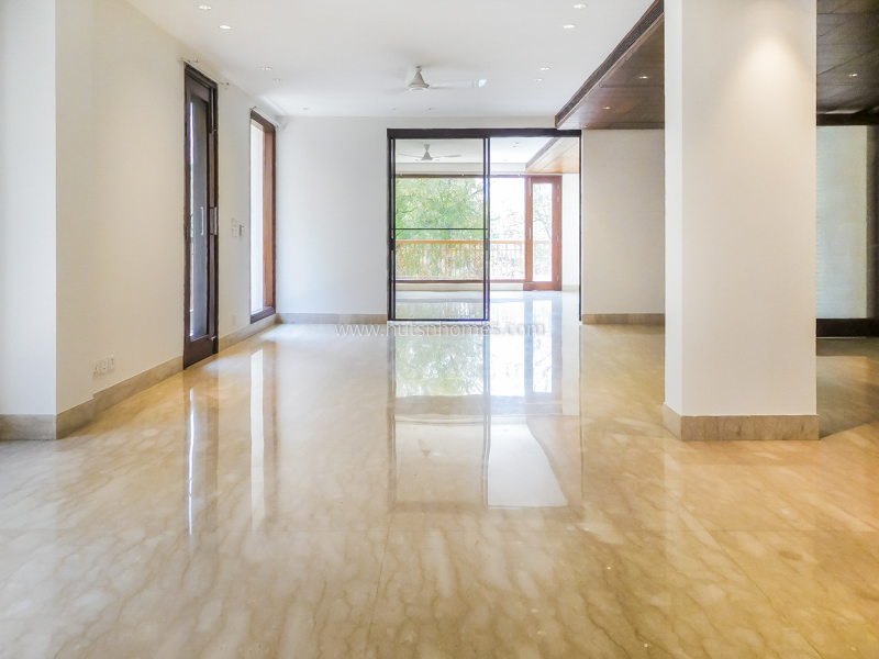 4 BHK Flat For Rent in Vasant Vihar