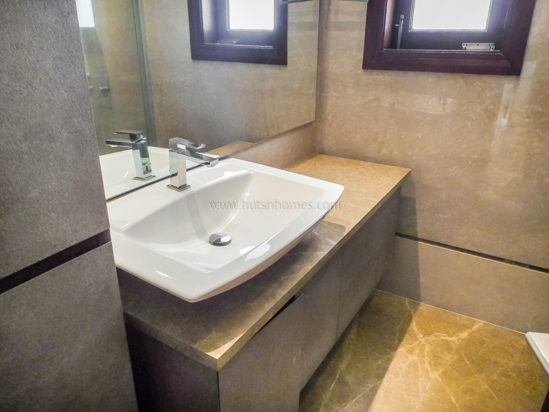 4 BHK Flat For Rent in Vasant Vihar