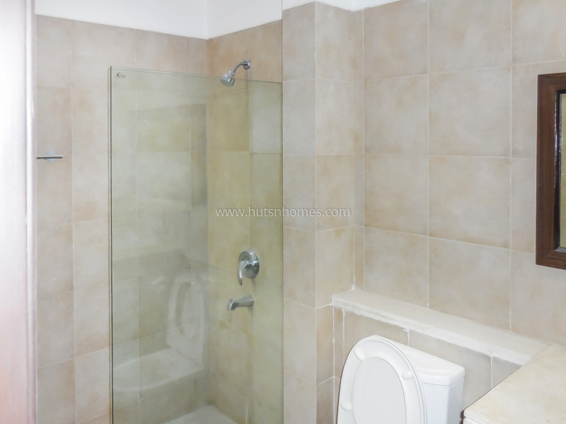 3 BHK Condo For Rent in Golf Course Road