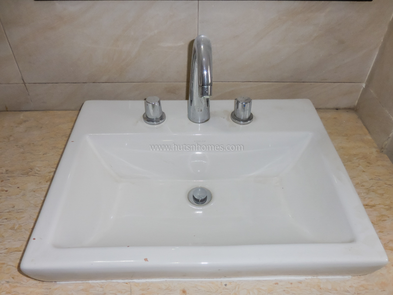 3 BHK Condo For Rent in Golf Course Road