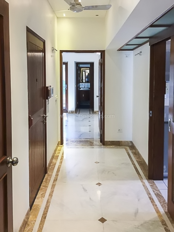3 BHK Flat For Rent in Defence Colony