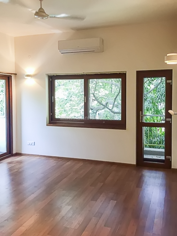 3 BHK Flat For Rent in Defence Colony
