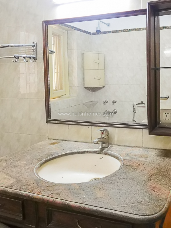 4 BHK Flat For Rent in Greater Kailash Part 1