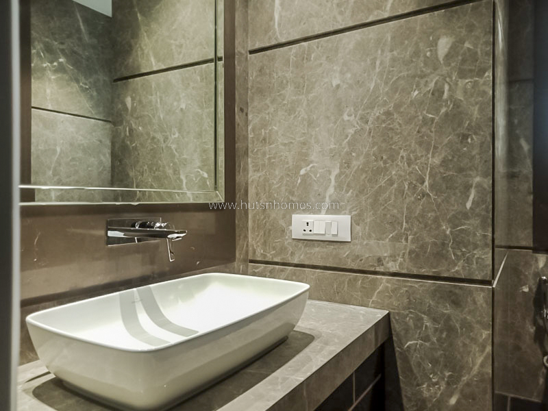 4 BHK Flat For Rent in Vasant Vihar