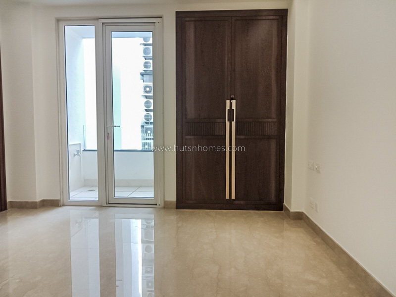 4 BHK Flat For Rent in Vasant Vihar