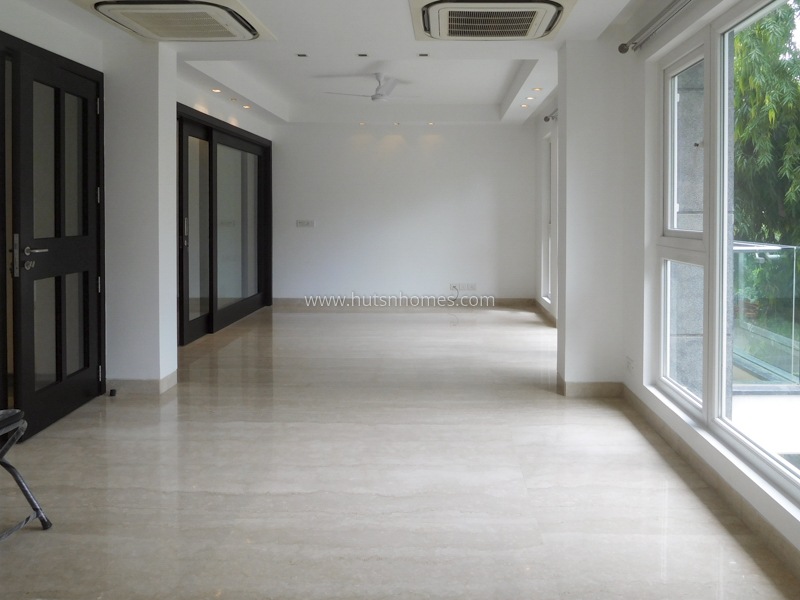4 BHK Flat For Rent in Vasant Vihar