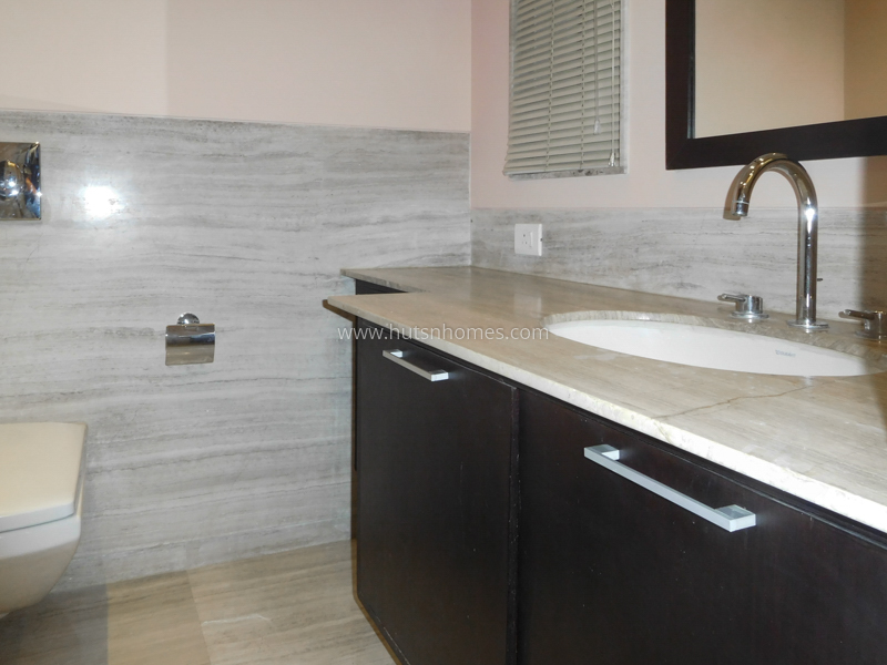 4 BHK Flat For Rent in Vasant Vihar