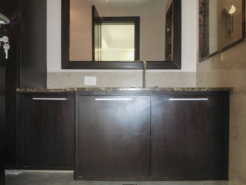 4 BHK Flat For Rent in Vasant Vihar