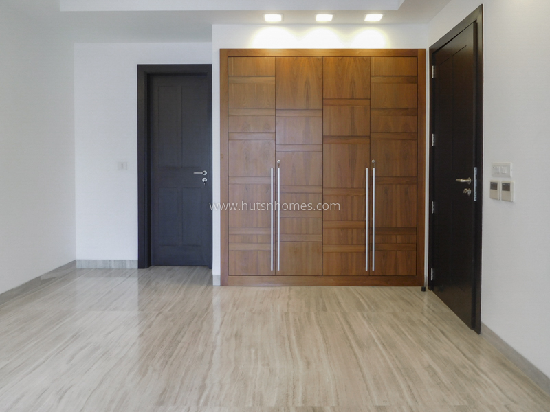 4 BHK Flat For Rent in Vasant Vihar