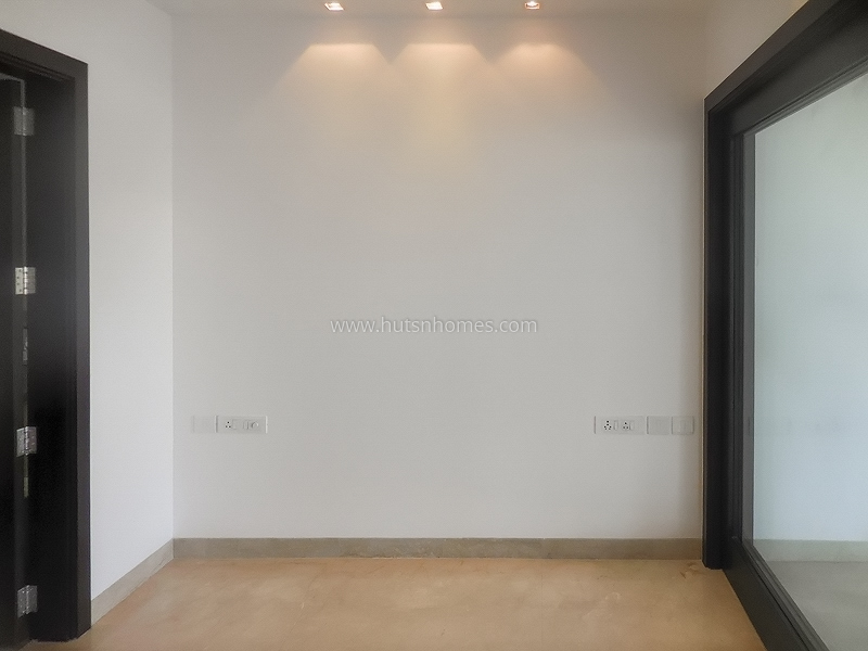 4 BHK Flat For Rent in Vasant Vihar