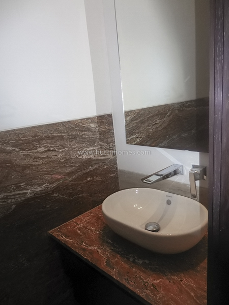 4 BHK Flat For Rent in Vasant Vihar