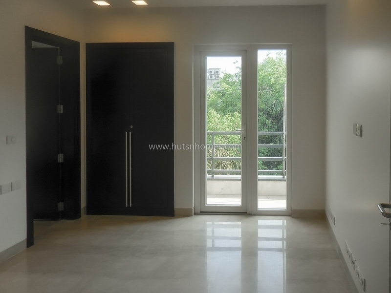 4 BHK Flat For Rent in Vasant Vihar