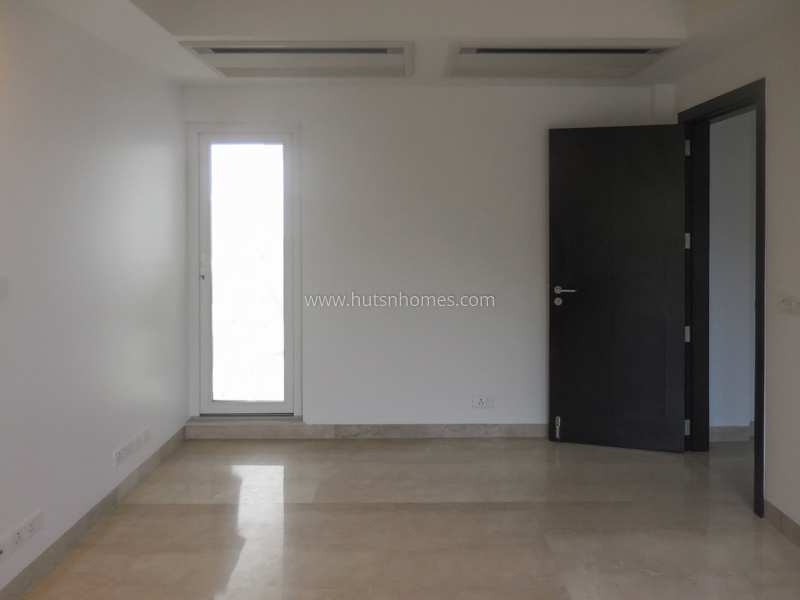 4 BHK Flat For Rent in Vasant Vihar