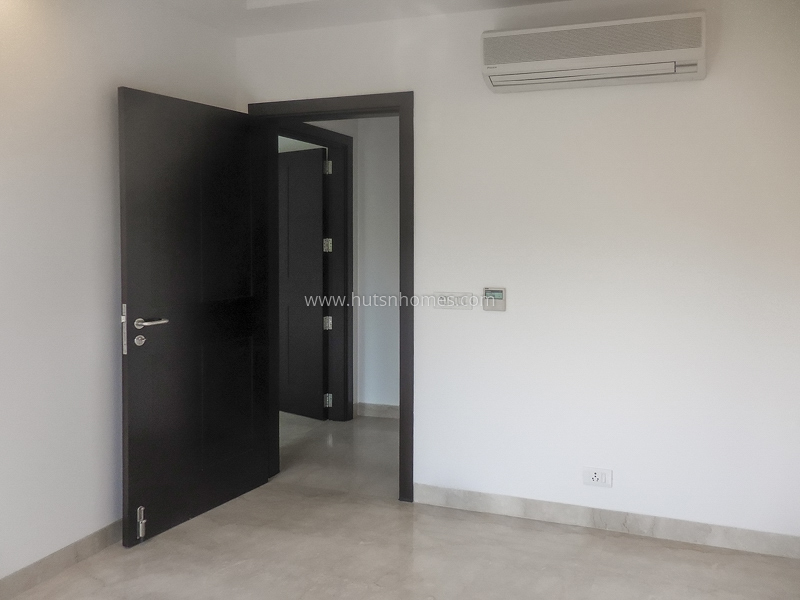 4 BHK Flat For Rent in Vasant Vihar