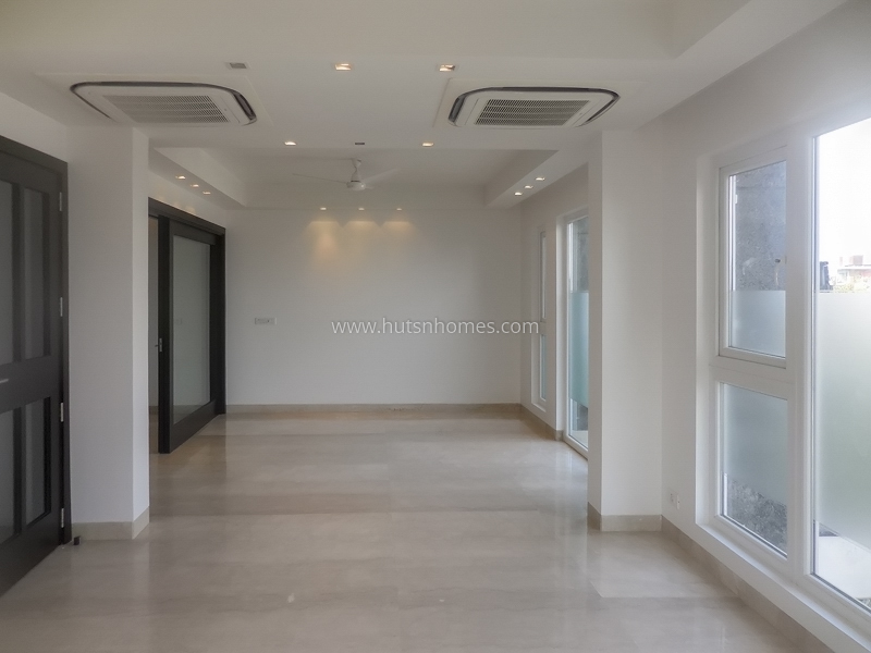 4 BHK Flat For Rent in Vasant Vihar