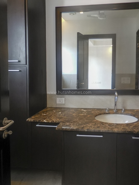 4 BHK Flat For Rent in Vasant Vihar