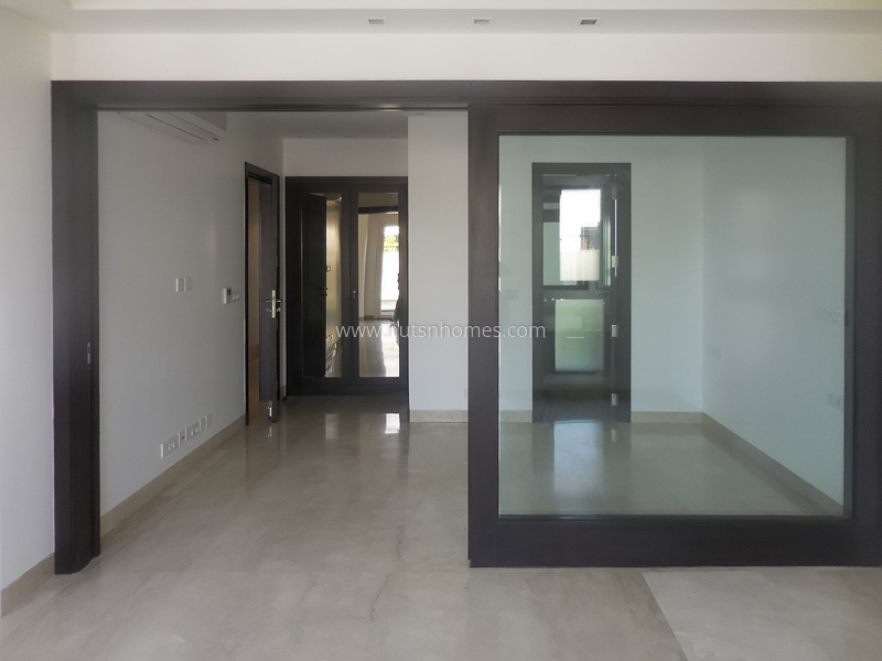 4 BHK Flat For Rent in Vasant Vihar