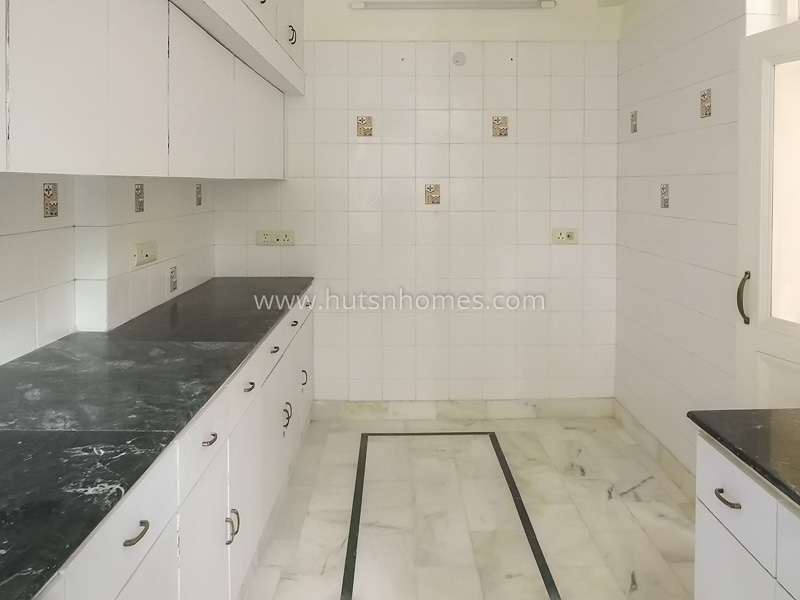 3 BHK Flat For Rent in Chanakyapuri