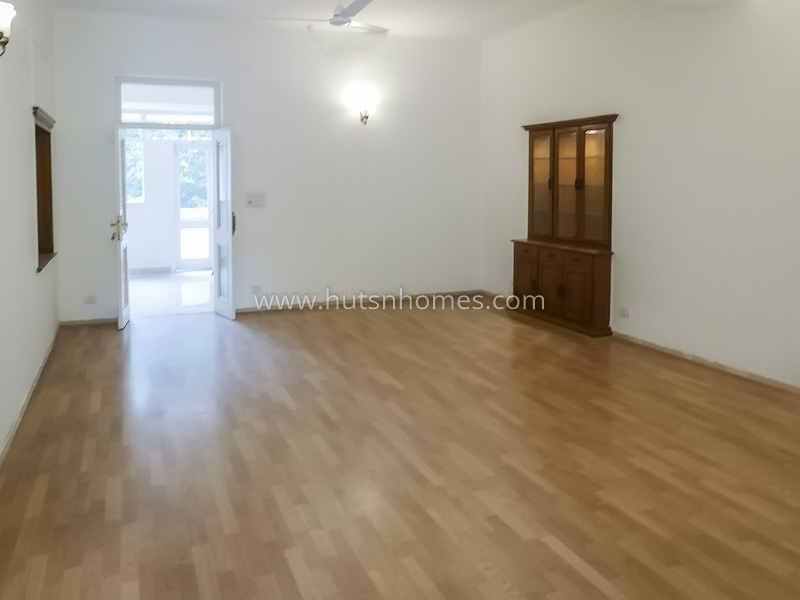 3 BHK Flat For Rent in Chanakyapuri