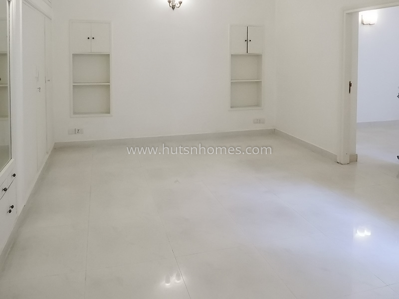 3 BHK Flat For Rent in Chanakyapuri