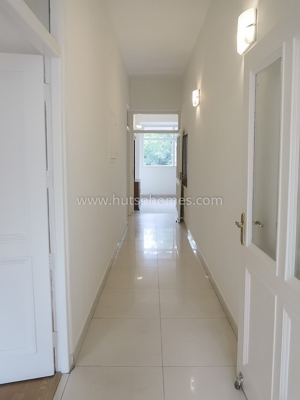 3 BHK Flat For Rent in Chanakyapuri