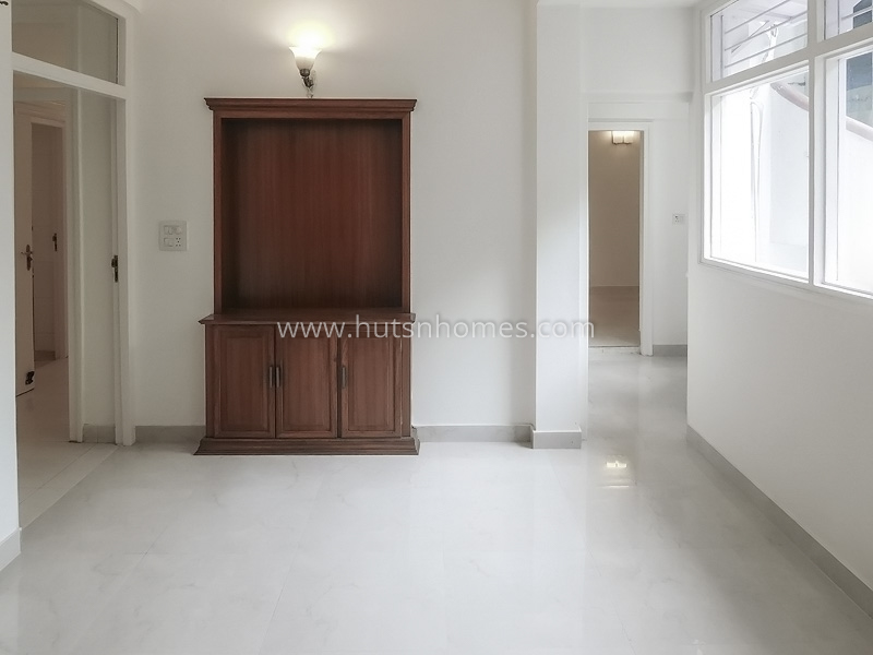 3 BHK Flat For Rent in Chanakyapuri