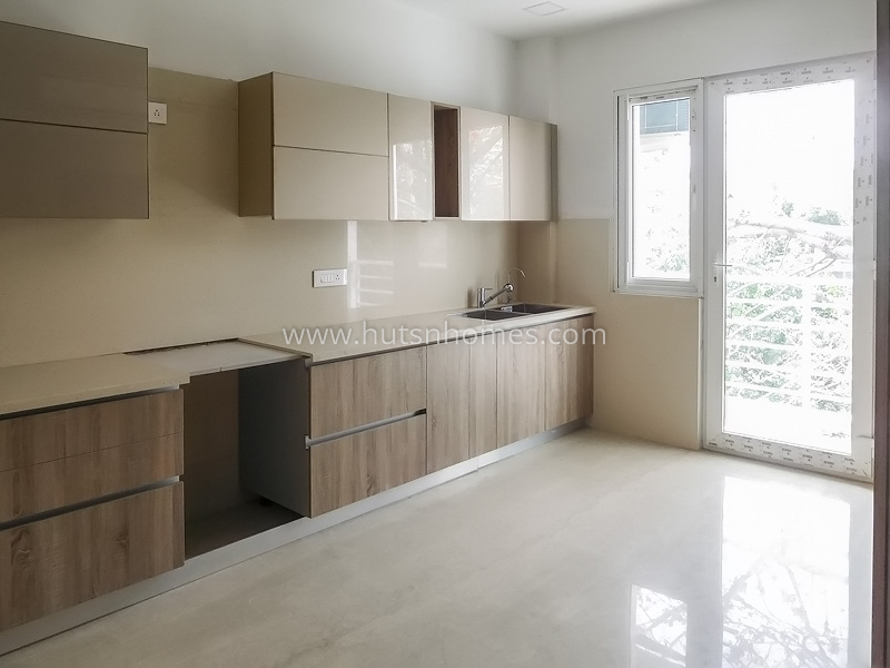 3 BHK Flat For Rent in Chanakyapuri