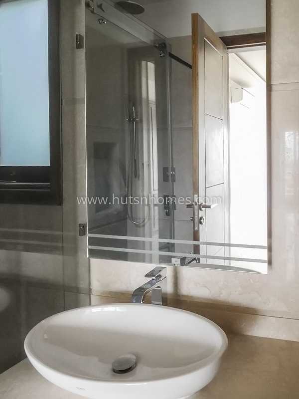 3 BHK Flat For Rent in Chanakyapuri