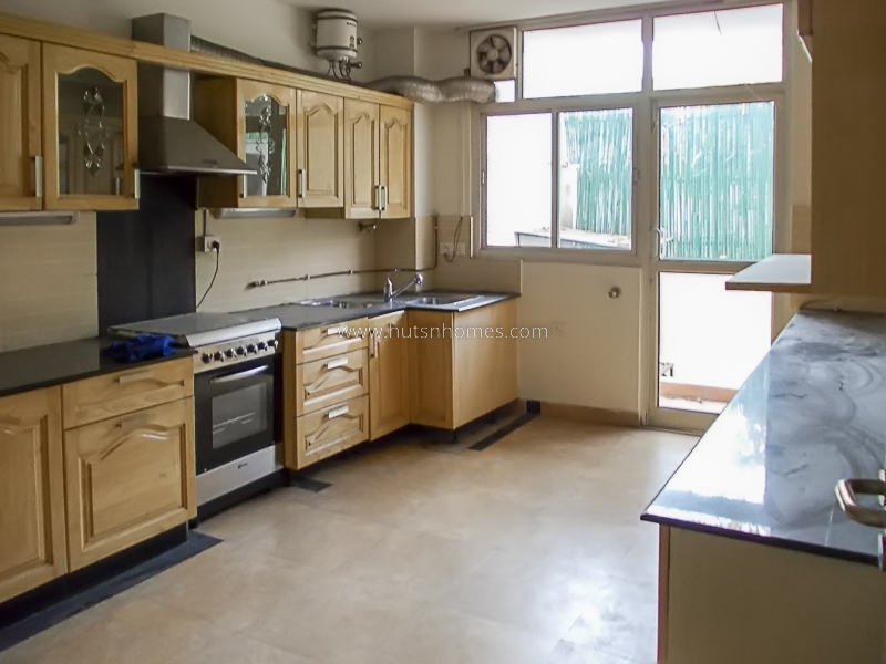 3 BHK Flat For Rent in Chanakyapuri