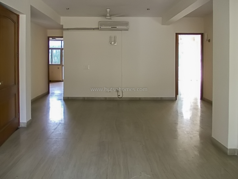3 BHK Flat For Rent in Chanakyapuri