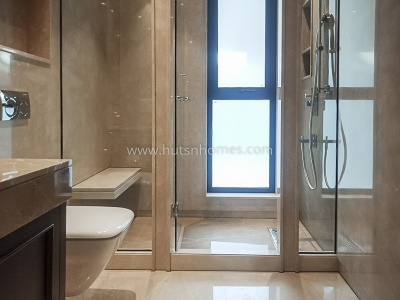 4 BHK Flat For Rent in Vasant Vihar