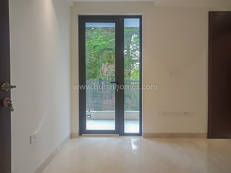 4 BHK Flat For Rent in Vasant Vihar